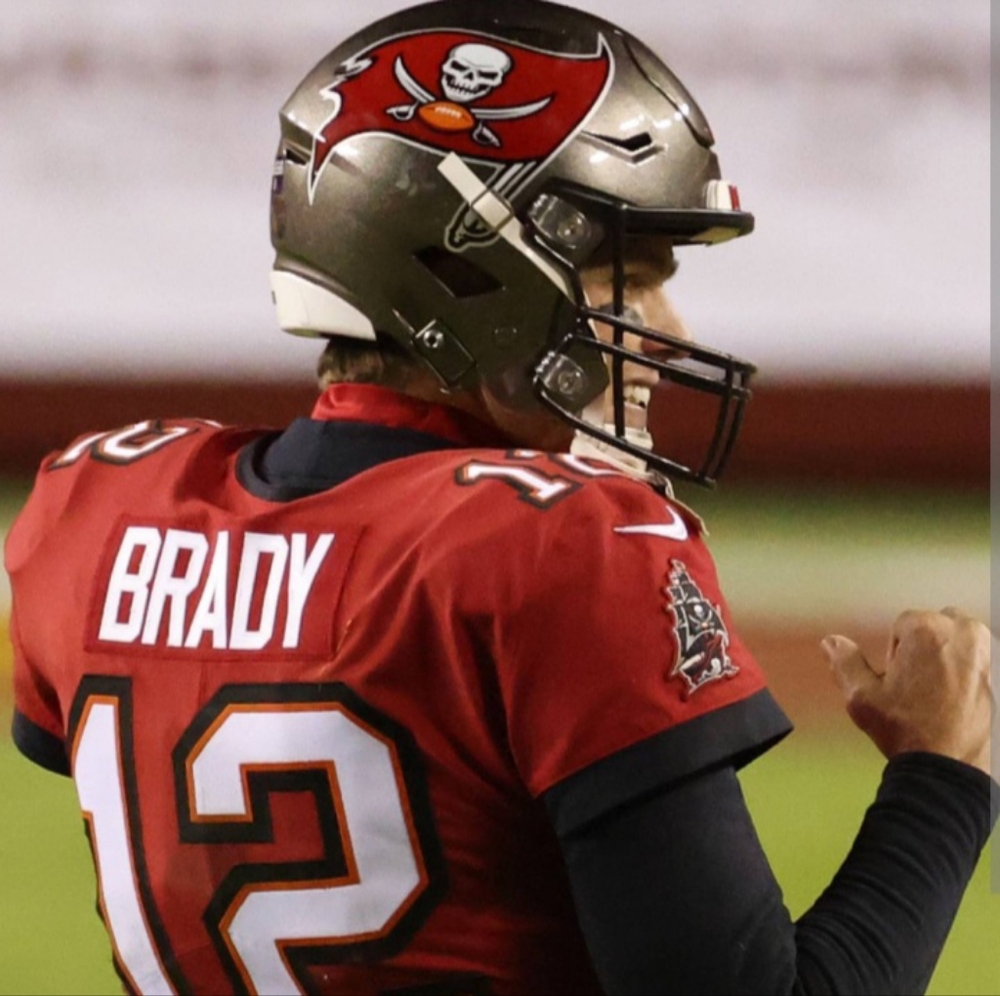 Tom Brady (Nike)-(Buccaneers)-(Jersey)-(Red)-(New Con.)-(+Free Item)-(XL)-$80.00 - Picture 6 of 9